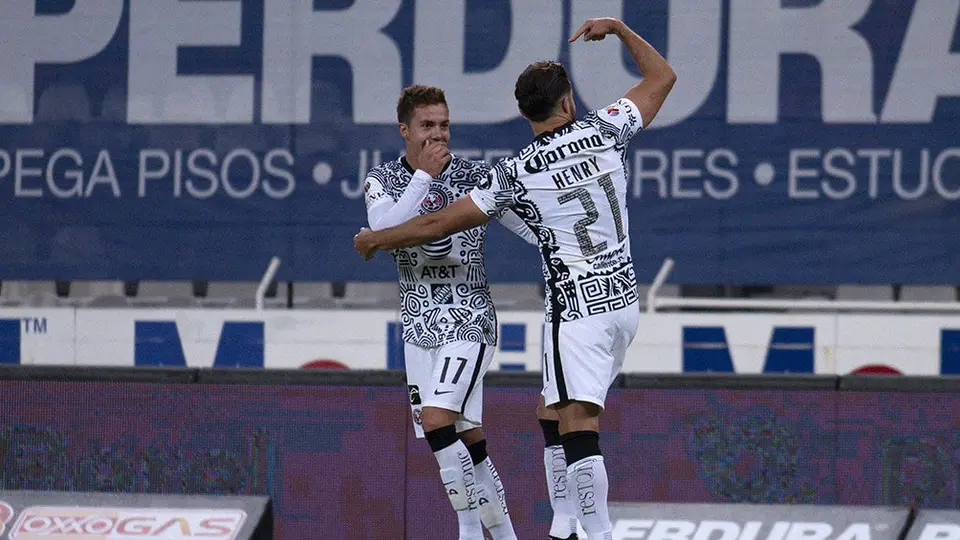 América: El extraño penalti entre Córdova y Henry para el 0-1 ante el Atlas