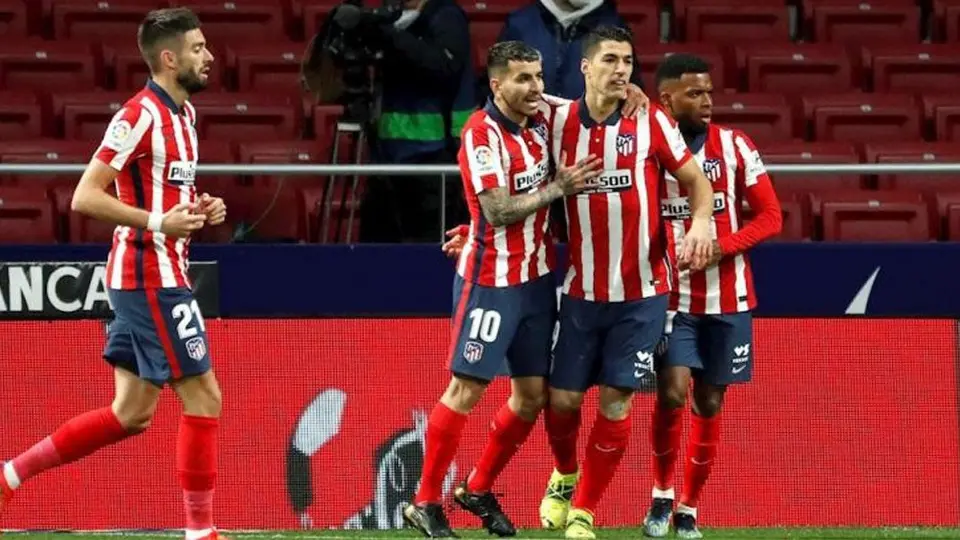 Luis Suárez: El 'Pistolero' regaló 500 balones a clubes juveniles por su medio millar de goles