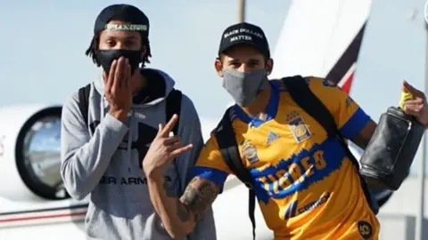 Tigres: Juan Toscano presumió camiseta de los Felinos en viaje con Golden State Warriors