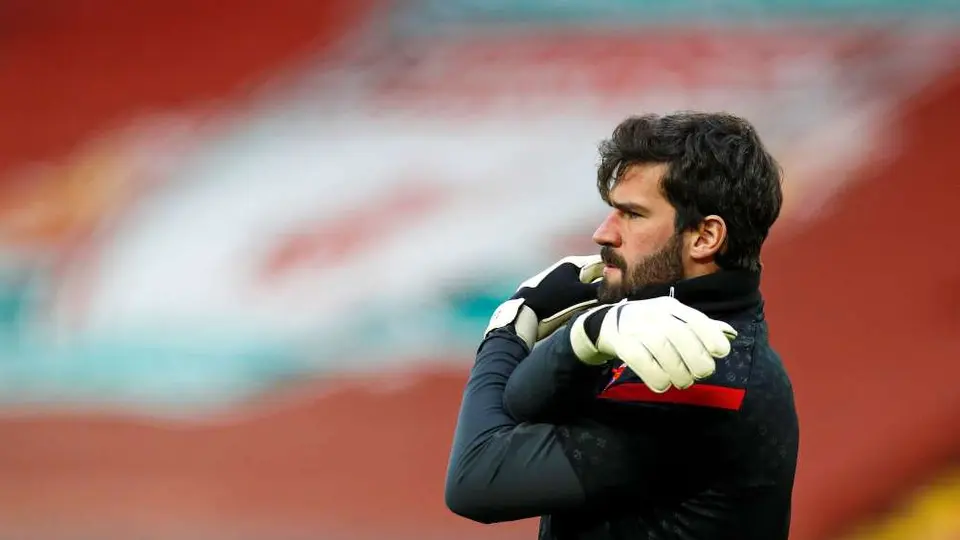 Alisson Becker, sin poder asistir al funeral de su padre por restricciones de Coronavirus