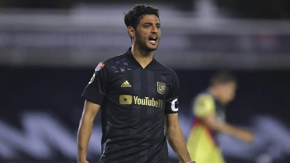 Carlos Vela: 'Me tocó pelear con Ibrahimovic y ganarle; me llevé los premios que había'