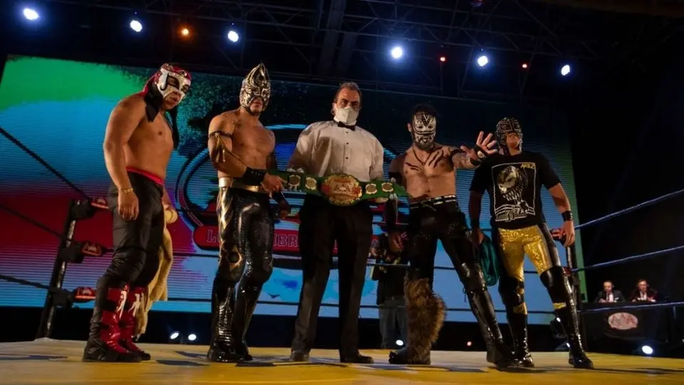 AAA: Auto Luchas encendió el ánimo de los aficionados en Autocinema Aire Libre