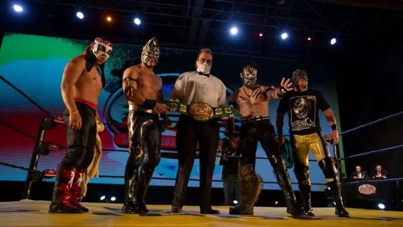AAA: Auto Luchas encendió el ánimo de los aficionados en Autocinema Aire Libre