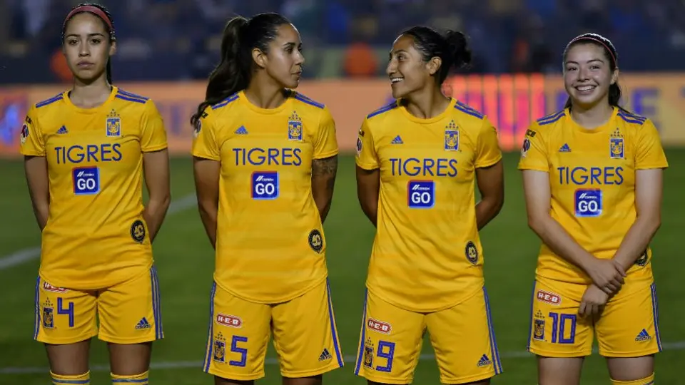 Video: Jugadoras de Tigres Femenil quedaron atoradas en un elevador
