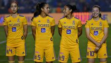 Video: Jugadoras de Tigres Femenil quedaron atoradas en un elevador