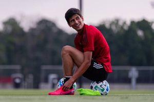 Video: Jürgen Damm 'eligió' entre Chivas y América con épico trolleo en Tik Tok