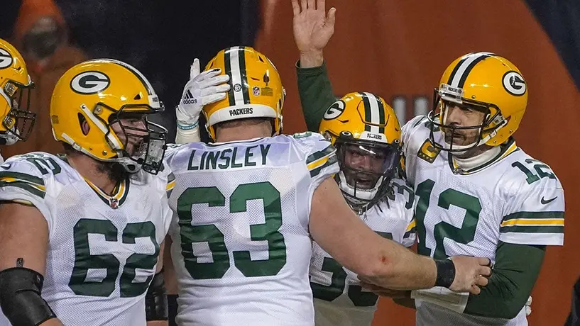 Aaron Rodgers  y su incréble temporada con Packers intentarán superar la gran defensa de Rams