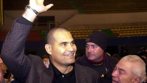 José Luis Chilavert, exportero de Paraguay, presentó su candidatura a la presidencia de su país
