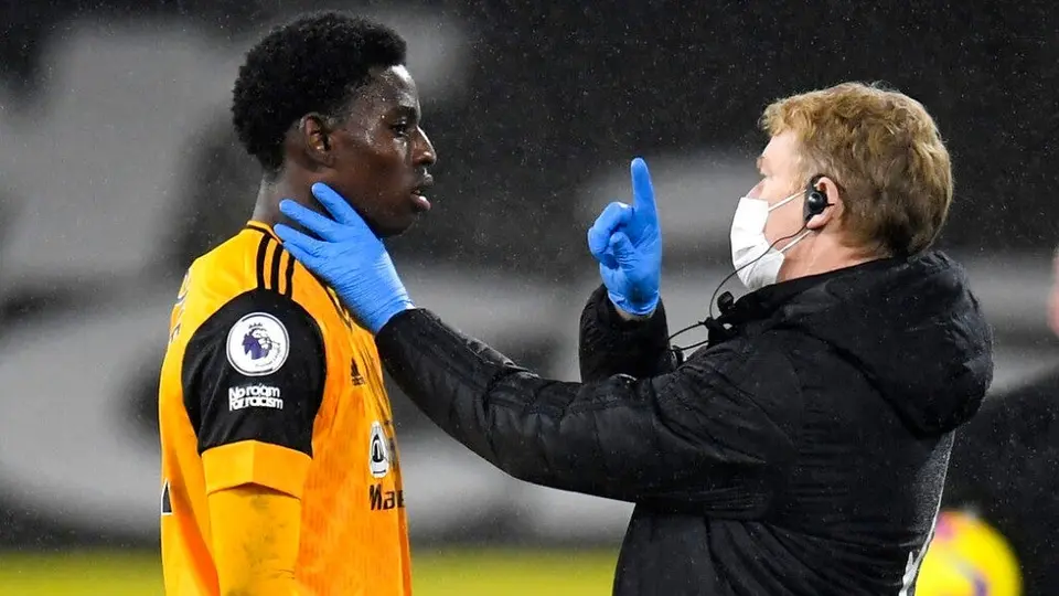Raúl Jiménez: Wolves le prohíbe a sus jugadores ir de compras para evitar contagios