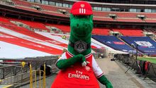Arsenal: Gunnersaurus fue despedido por crisis económica