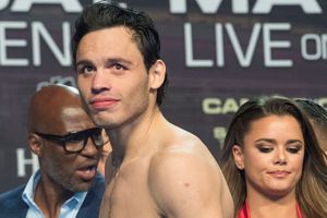 América: Julio César Chávez Jr le dio autógrafos a fan de las Águilas