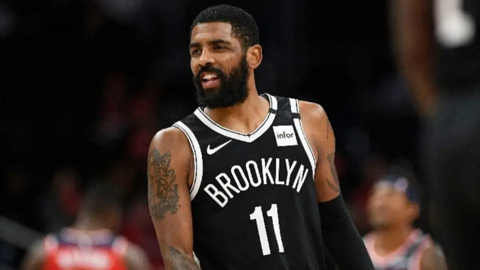 NBA: Kyrie Irving y los Nets multados por no atender a los medios de comunicación