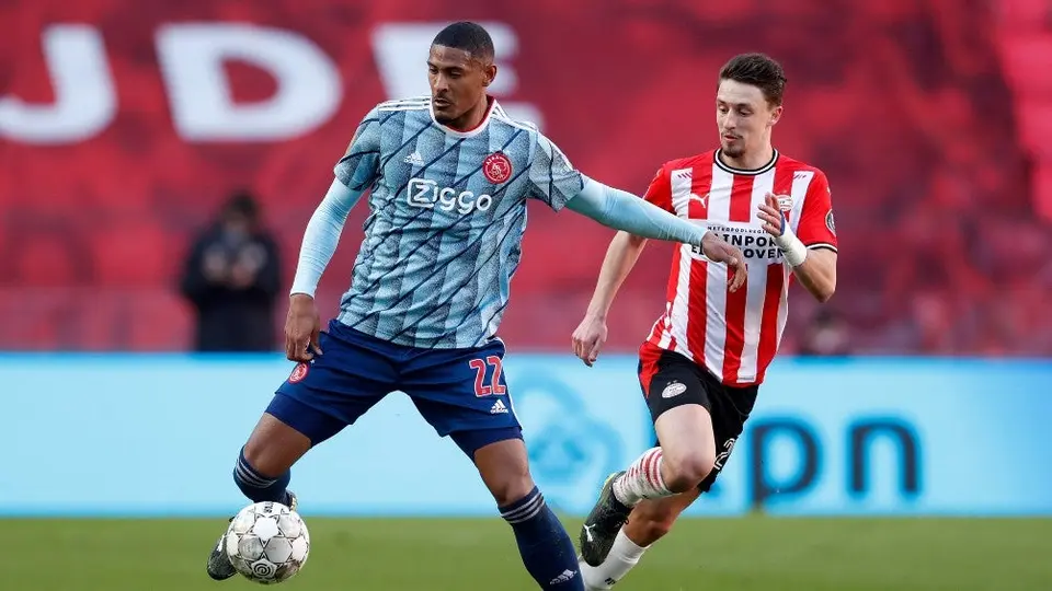 Edson Álvarez: Ajax rescató empate de último minuto frente al PSV de Erick Gutiérrez