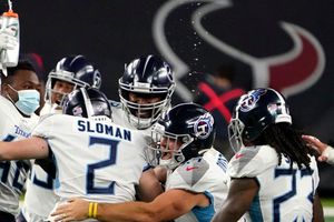 Titans derrotaron con drama a Texans para coronarse en la AFC Sur