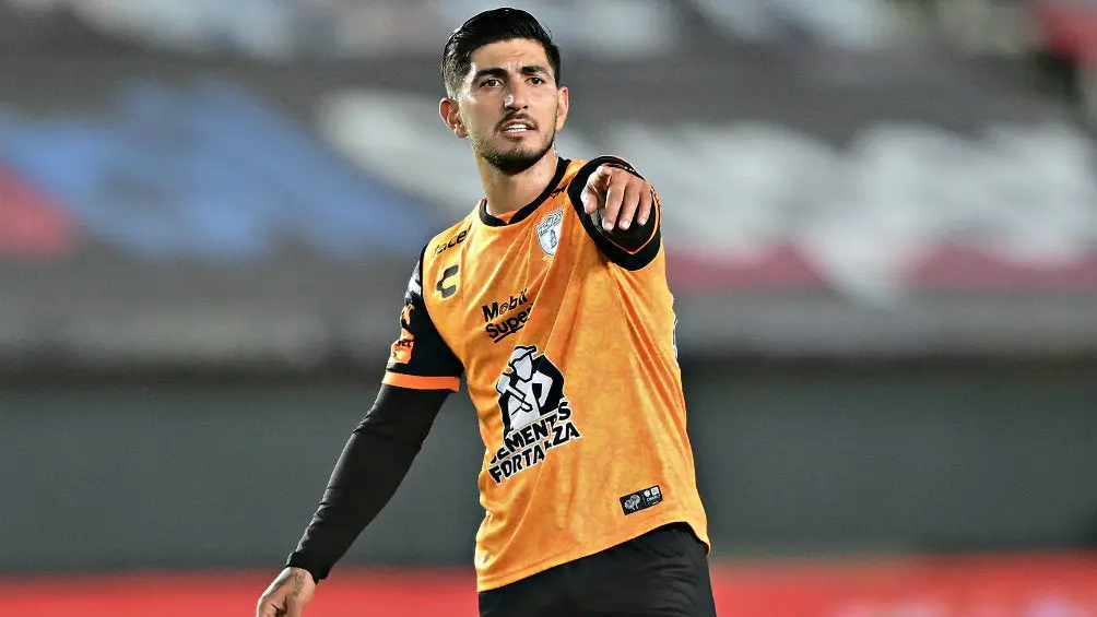 Pocho Guzmán en partido con Pachuca | IMAGO7