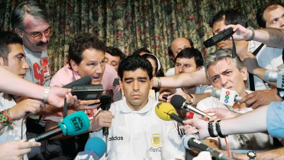 Maradona: Vidente predijo el fallecimiento del Pelusa