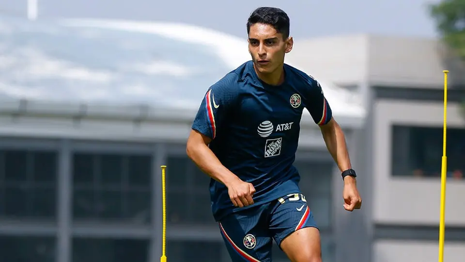 América: Santiago Naveda, fruto y consolidación de las Fuerzas Básicas azulcrema