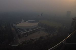 CDMX: Tolvanera y fuertes vientos afectaron varias zonas del Valle de México