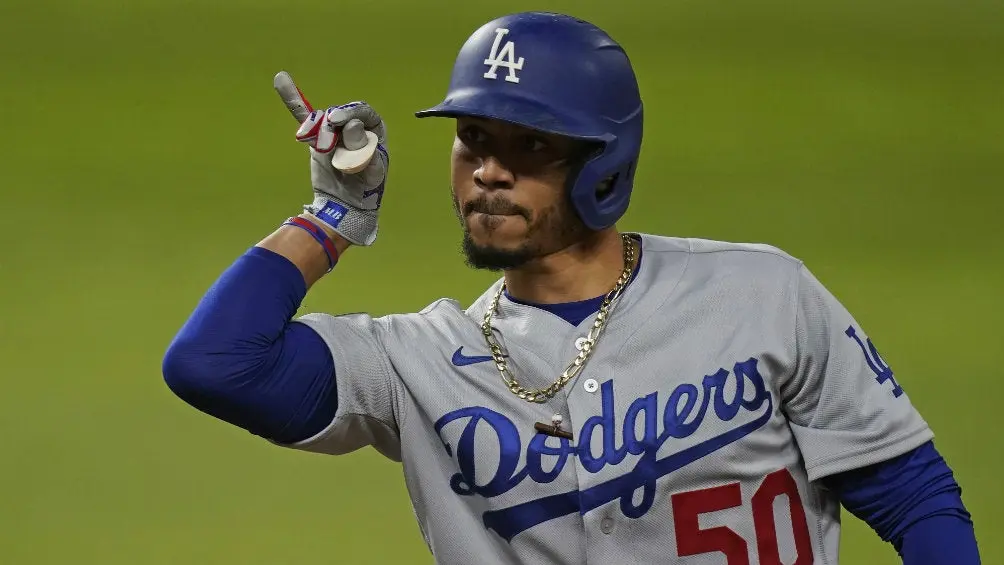 Mookie Betts en juego con Los Angeles Dodgers | AP