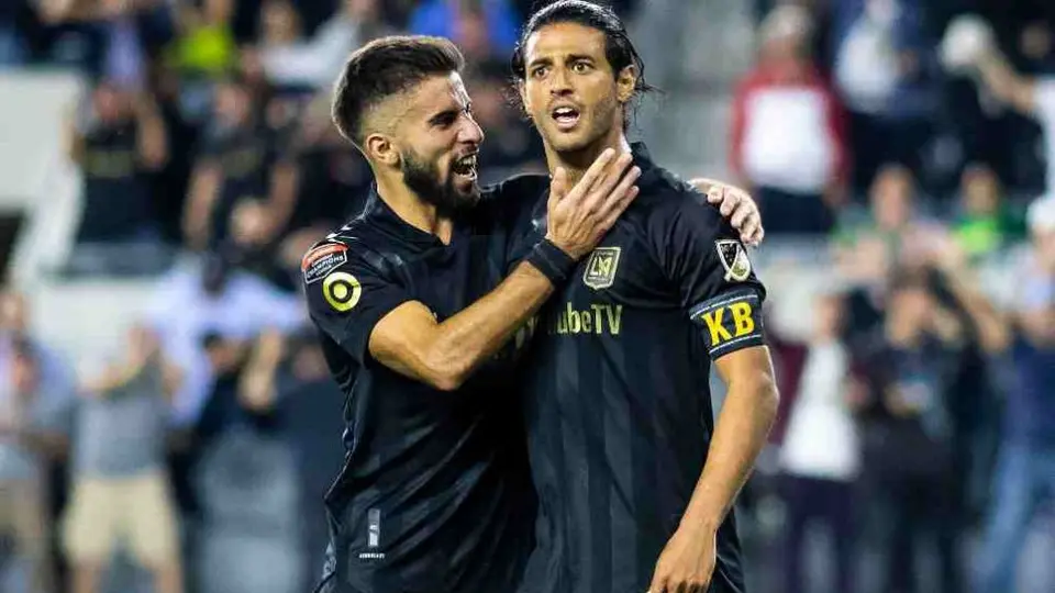 Carlos Vela sobre Diego Rossi: 'Siento que tengo que mostrarle el camino a ser mejor jugador'