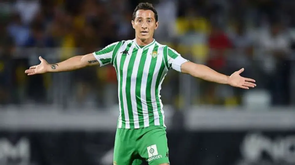 Andrés Guardado, positivo por Covid-19