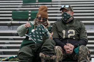 La historia de Fritzie Neitzel, la fanática de nunca se ha perdido un partido de Playoffs en Lambeau