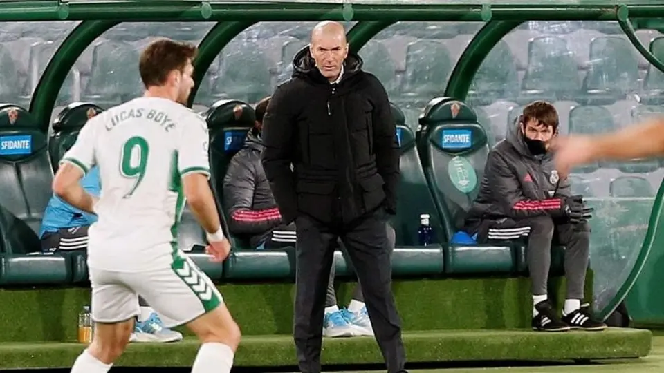Real Madrid: Zidane dio negativo a prueba de Covid-19