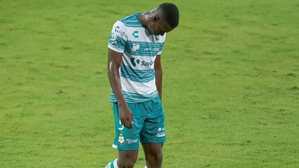 Félix Torres: Irarragorri pidió un alto al racismo tras el acto ofensivo contra su jugador