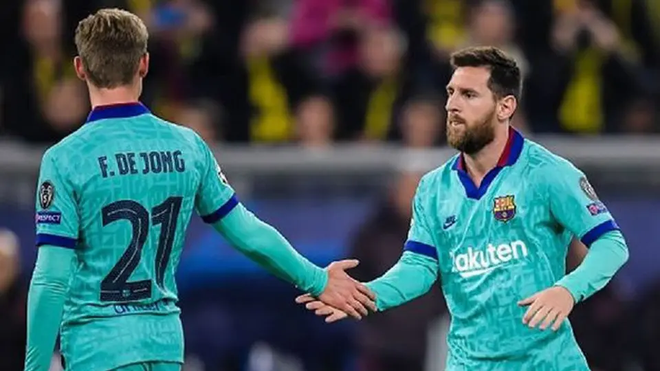 Frenkie de Jong: "Messi sigue en el chat del equipo"