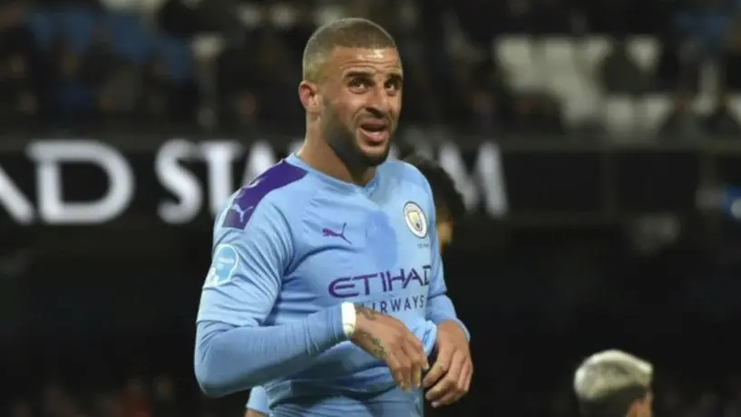 Jugador del Manchester City: Compró doberman por más de 45 mil euros por seguridad