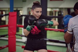 Yeimi Mercado defenderá por primera vez su corona ante la Rockera Guzmán