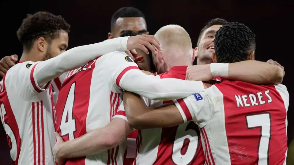 Edson Álvarez: Con el mexicano de titular, Ajax derrotó a Young Boys y pasó a Cuartos de Europa League