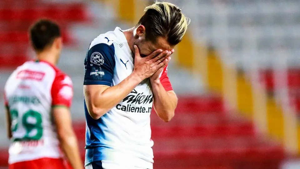 Chivas: Jesús Angulo sufrió desgarre y se perderá la Vuelta del Clásico