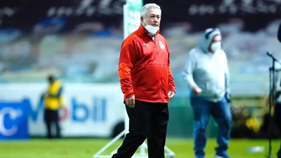 Vucetich sobre fichajes: 'No sueltan a jugadores que interesan a Chivas, pero hacemos la lucha'