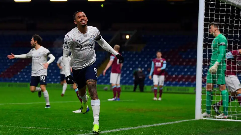 Manchester City: Derrotó al Burnley y reforzó el liderato con su decimotercera victoria seguida