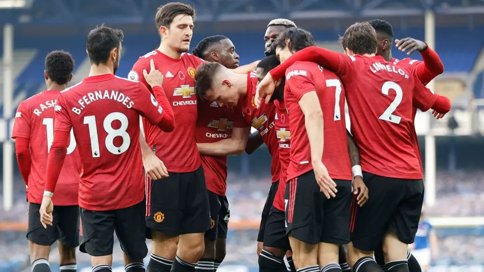 Manchester United se reivindicó y derrotó al Everton con doblete de Bruno Fernandes