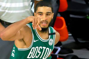 Celtics vencieron a 76ers y tomaron ventaja de 2-0 en la serie