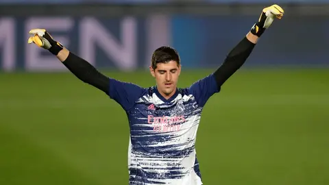 Video: Courtois fue captado 'ligando' con una gamer en pleno directo