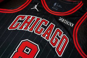 Bulls lució logotipo de Jordan por primera vez en su jersey