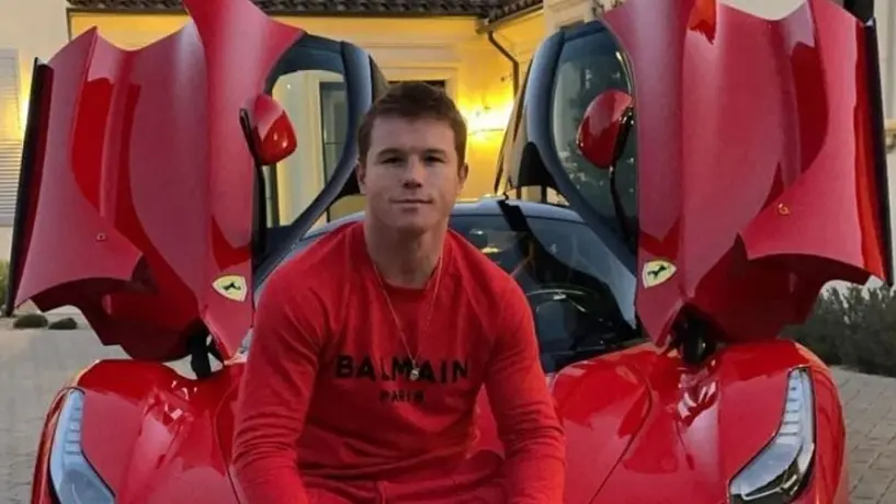 Canelo Álvarez: Presumió Ferrari valuado en 4 millones de dólares