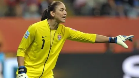 Hope Solo defendió a LeBron y criticó a Ibrahimovic: 'Es hipócrita, incorrecto y estúpido'
