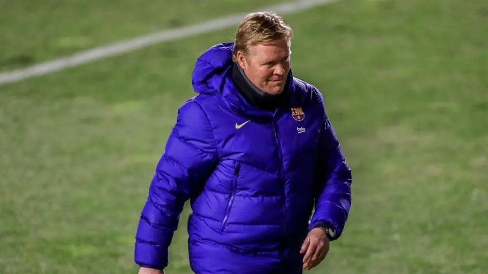 Ronald Koeman: Abandonó conferencia de prensa por sangrado en la nariz