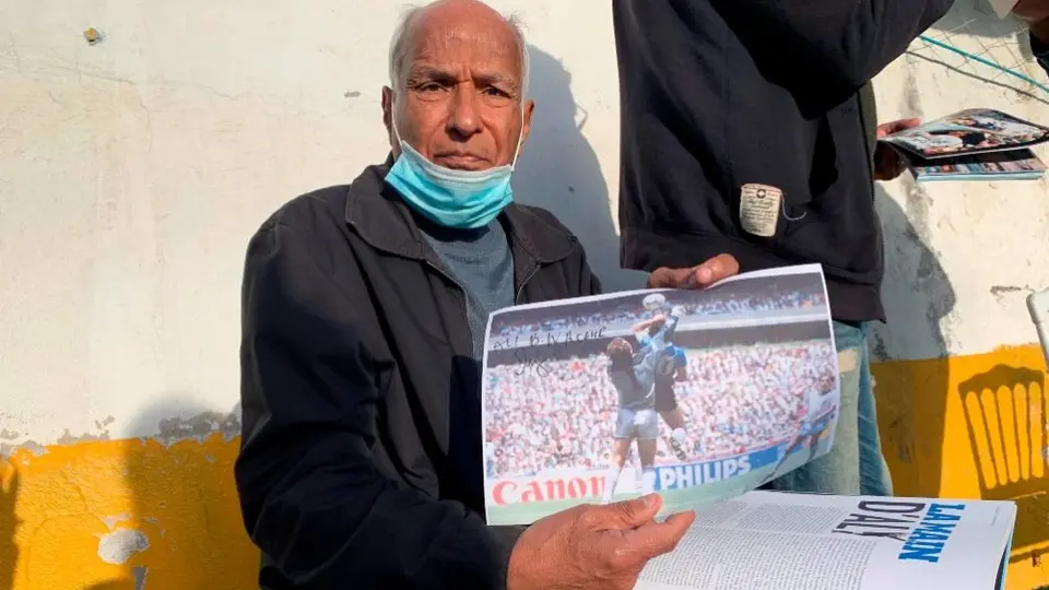 Maradona: Árbitro testigo de la 'mano de Dios' volvió a pitar en honor a Diego