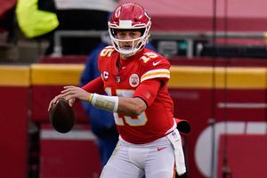 Expertos ven pocas opciones para Chiefs si Mahomes no juega contra Bills