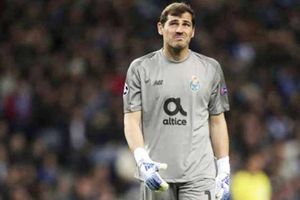 Iker Casillas y el 'misterio' de una Barbie en la 'concentración' de la Sub 15 del Real Madrid