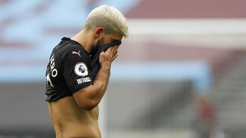 Manchester City: Guardiola confirmó la lesión de Sergio Agüero