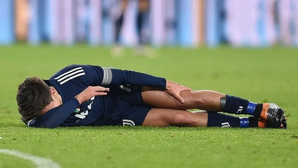 Juventus: Paulo Dybala sufrió lesión en la rodilla izquierda en el juego vs Sassuolo