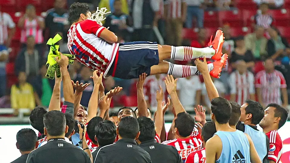 Chivas: Se cumplen 5 años de que Omar Bravo superó la marca de Chava Reyes