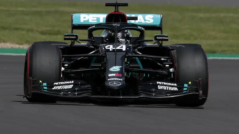 F1: Hamilton logró la pole para el GP de Inglaterra; Hulkenberg fue décimo tercero