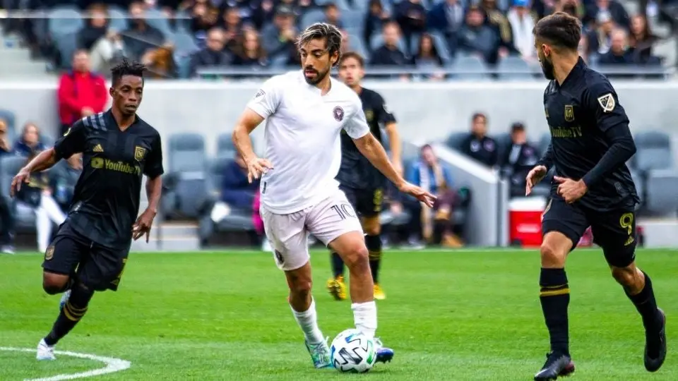 Gonzalo Higuaín: 'Rodolfo Pizarro es un gran jugador, depende de él seguir creciendo'